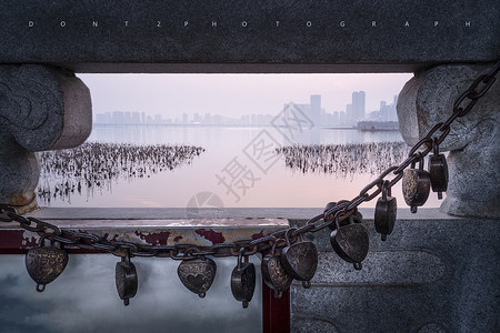 武汉沙湖公园情人锁背景图片