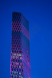 北京通盈中心高楼夜晚灯光图片