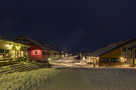 北极城市朗伊尔城城市夜景背景图片