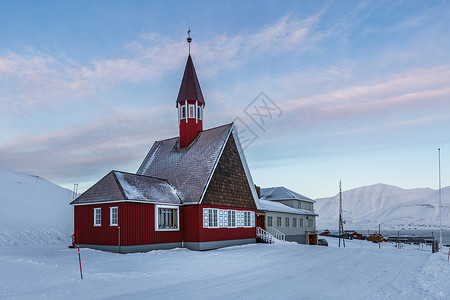大山脚下雪山脚下世界上最北的教堂背景