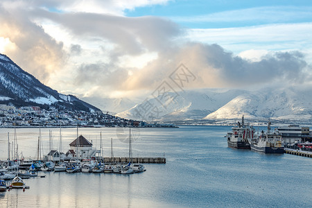 亚北极北极之门特罗姆瑟旅游城市风光背景