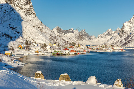 北极圈冬季罗弗敦群岛雷纳渔村风光高清图片