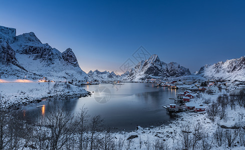 挪威罗弗敦群岛雷纳渔村自然风光背景图片