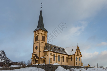 挪威罗弗敦群岛上的孤独教堂高清图片