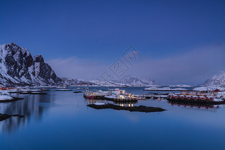 沃斯霍滕挪威罗弗敦群岛斯沃尔韦尔峡湾夜景风光背景