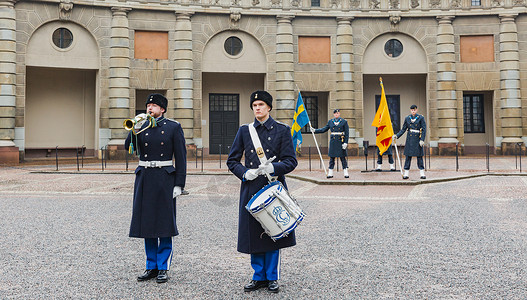 瑞典斯德哥尔摩皇宫前的卫兵背景