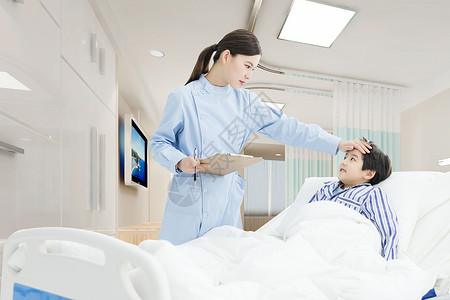 护士照顾病人医患关系设计图片