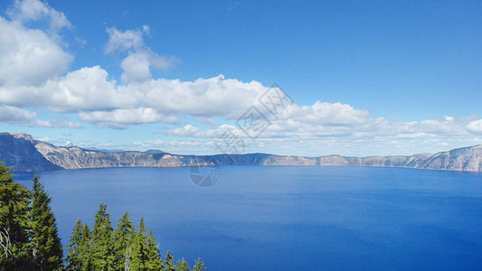 美国火山湖国家公园背景图片