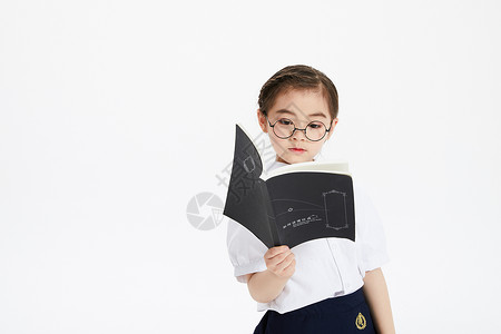 世界儿童节字体儿童节小学生拿着书背景