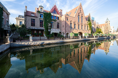 水上欧式建筑背景图片