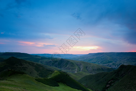 山野日出背景图片