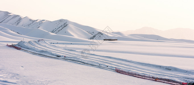 冬季小镇新疆冬季滑雪场模式旅游经济发展特色小镇背景