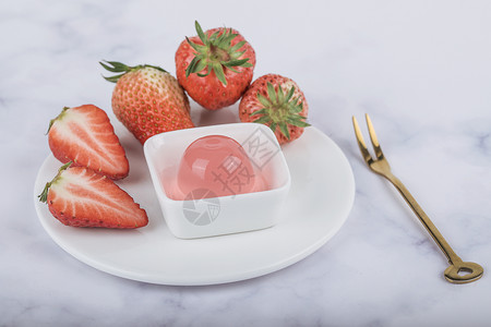 果冻草莓草莓果冻高清图片