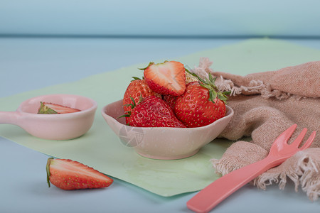 草莓 亮色食物高清图片