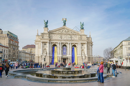乌克兰利沃夫老城大剧院背景图片