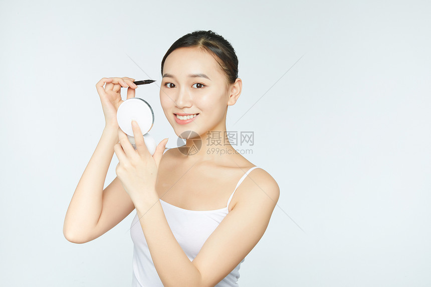 美女画眼线图片