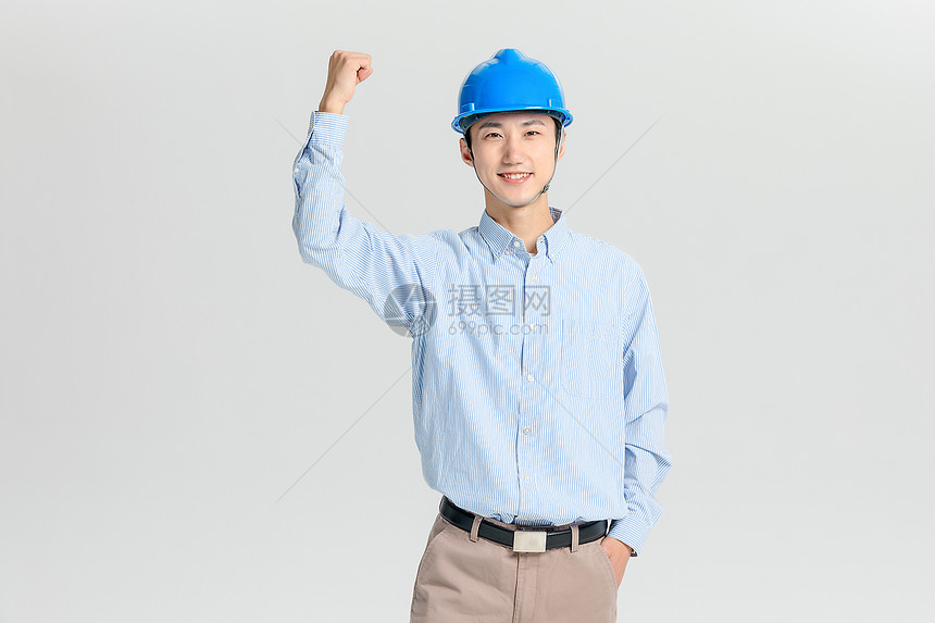 男性工程师加油手势图片