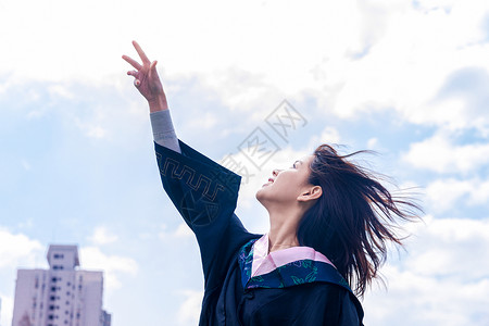 女大学生图片