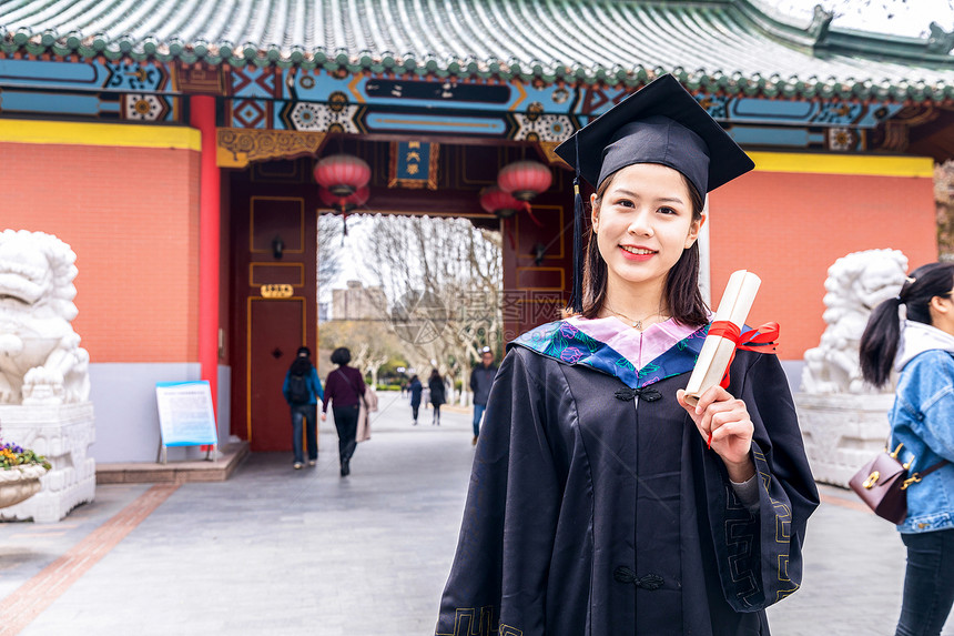 女大学生毕业图片