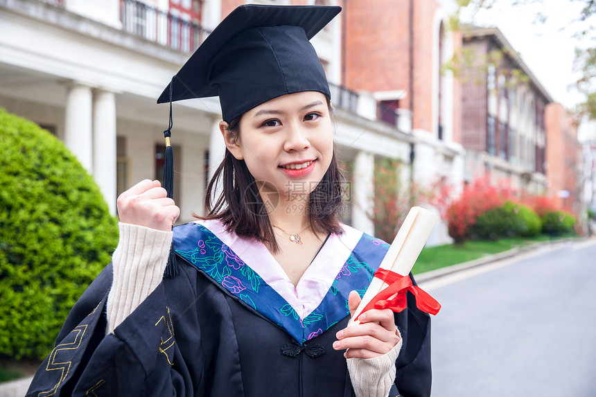 大学女生毕业加油手势图片