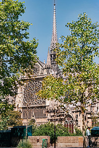 法国巴黎圣母院外观背景图片
