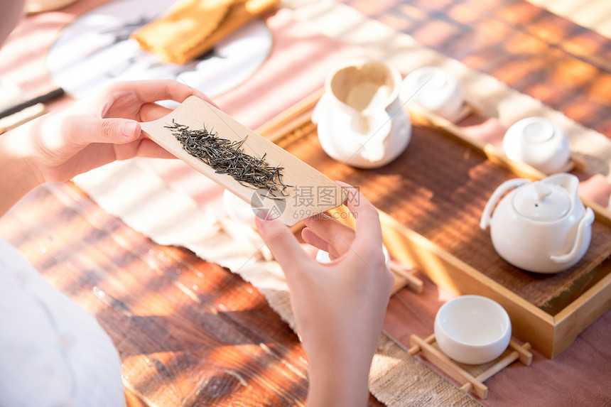 茶艺师沏茶叶图片