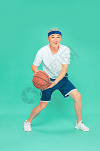 老人运动打篮球图片