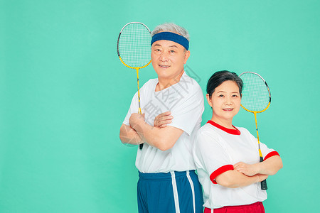 老人运动羽毛球图片