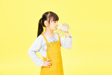 美食整体小女孩喝牛奶背景