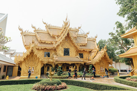 泰国金碧辉煌的建筑背景图片