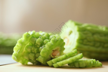 苦瓜片绿色夏季蔬菜片高清图片