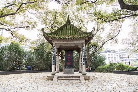 建军节小插图南昌八一公园百花洲古亭背景