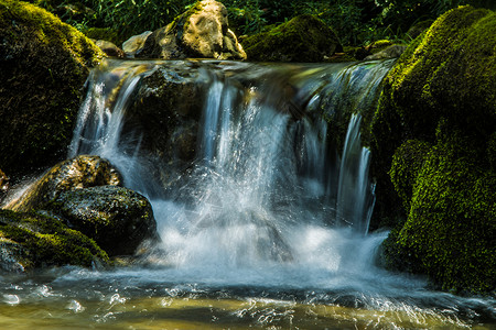 溪流小瀑布山水高清图片素材