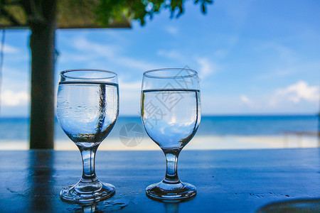 酒杯海边环璃杯高清图片