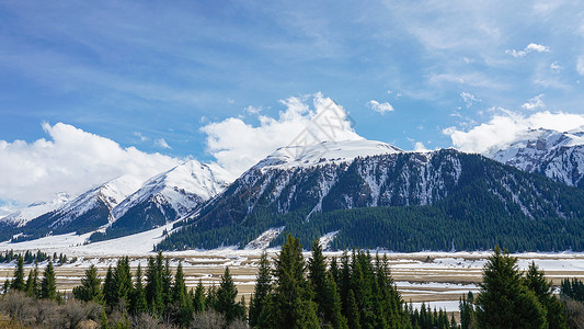 新疆伊犁乔尔玛雪山风光背景