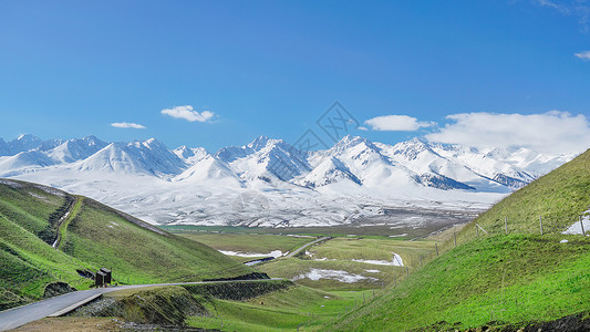 骑着马将士新疆伊犁那拉提空中草原背景