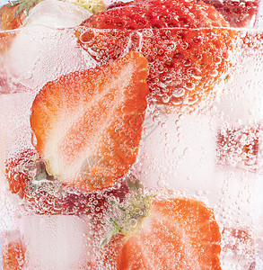 冰气泡草莓气泡水背景