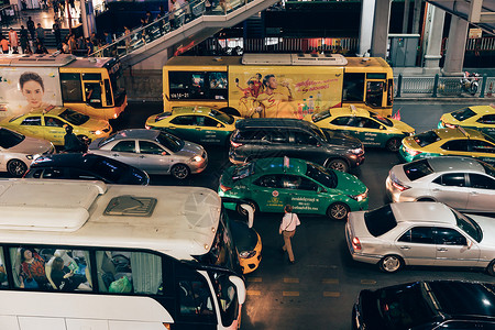 泰国街道车水马龙图片