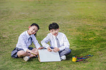 小学生操场画画展示图片