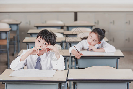 小学生教室考试高清图片