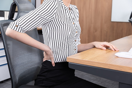 腰椎骨质增生职场女性腰疼背景