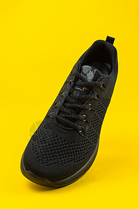 黑色运动鞋图片
