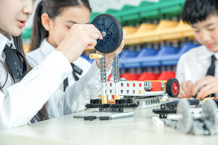 学生实验素材初中生手工积木课背景