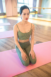 女性瑜伽锻炼高清图片