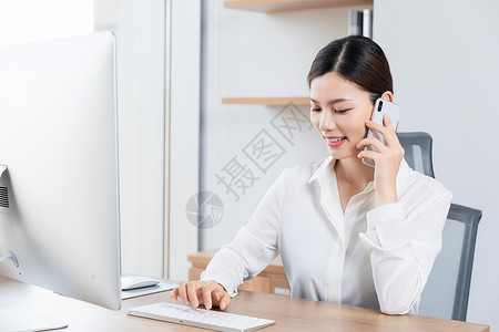 职场女性接听电话图片