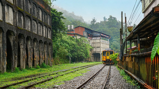 台湾平溪山地小火车高清图片