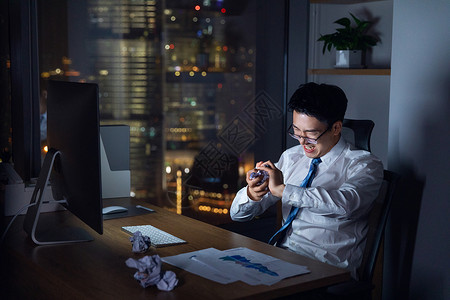 熬夜男职场加班男背景