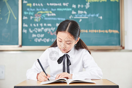 完成作业的女孩小学生学习背景