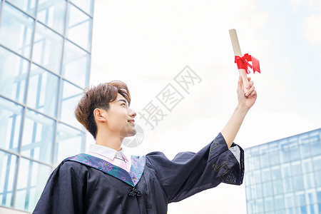 男大学生毕业照高清图片