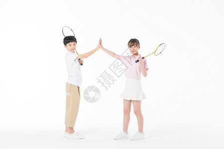 儿童羽毛球运动图片